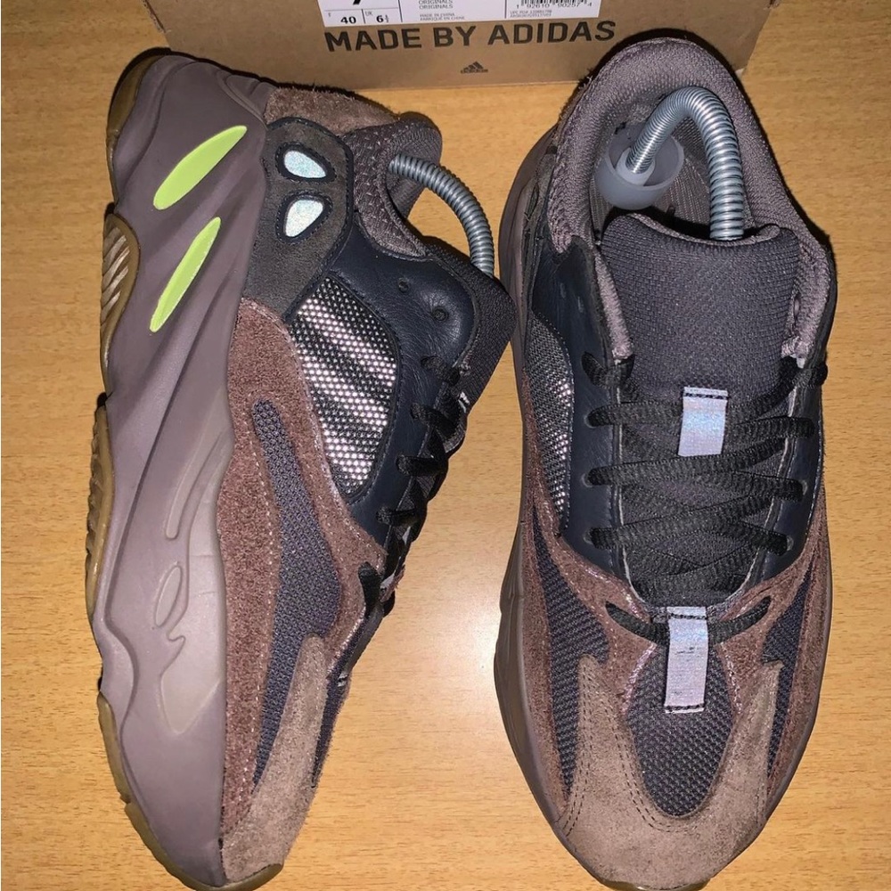 Yeezy Boost 700 Muave